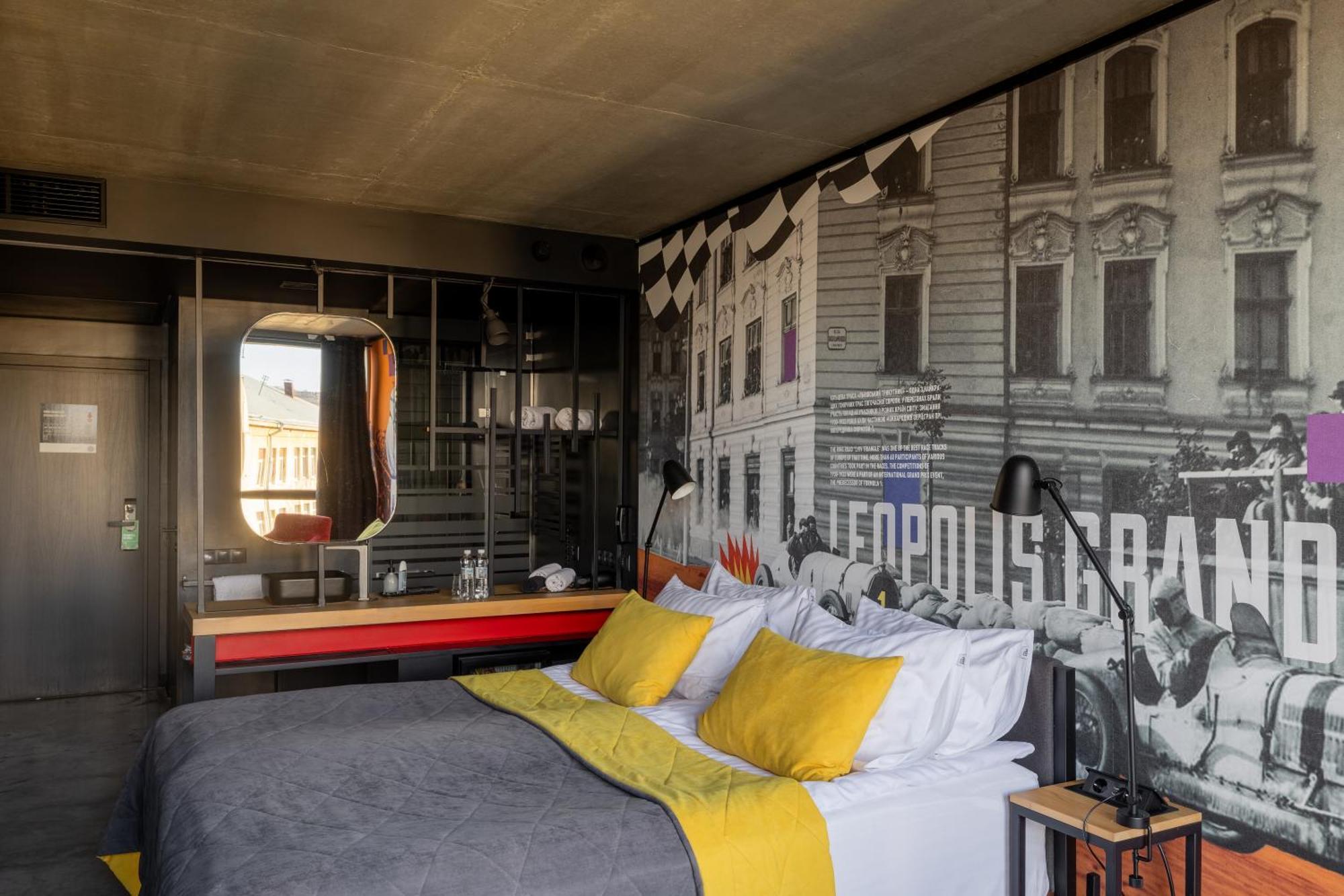 !Fest Hotel Lviv Extérieur photo